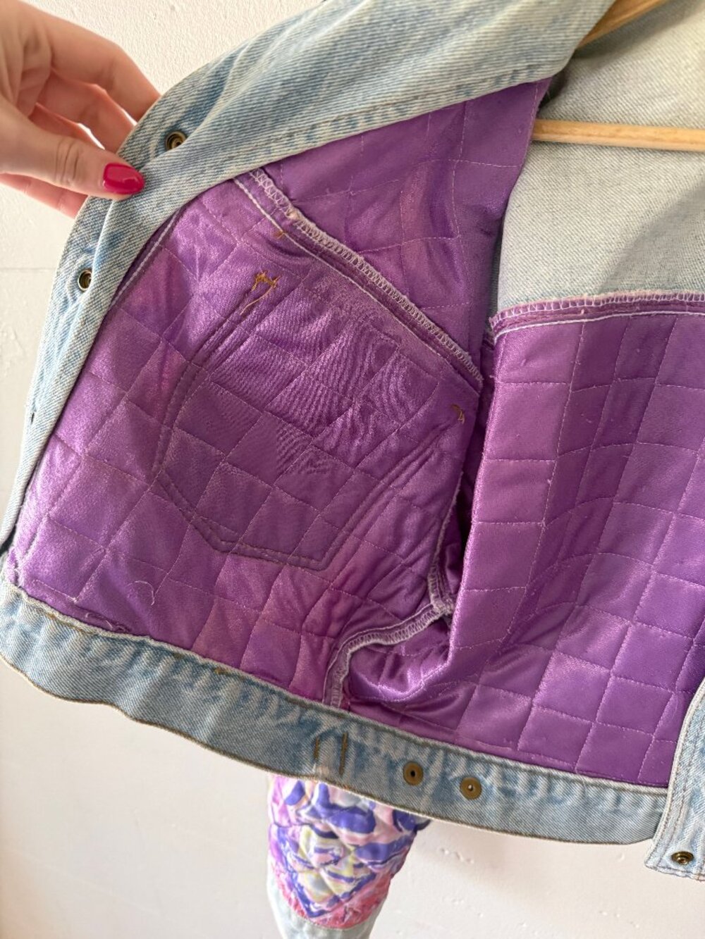 Vintage | 80s Pastel Quilted Light Oversized Denim Jacket | Medium - Picture 15 of 16